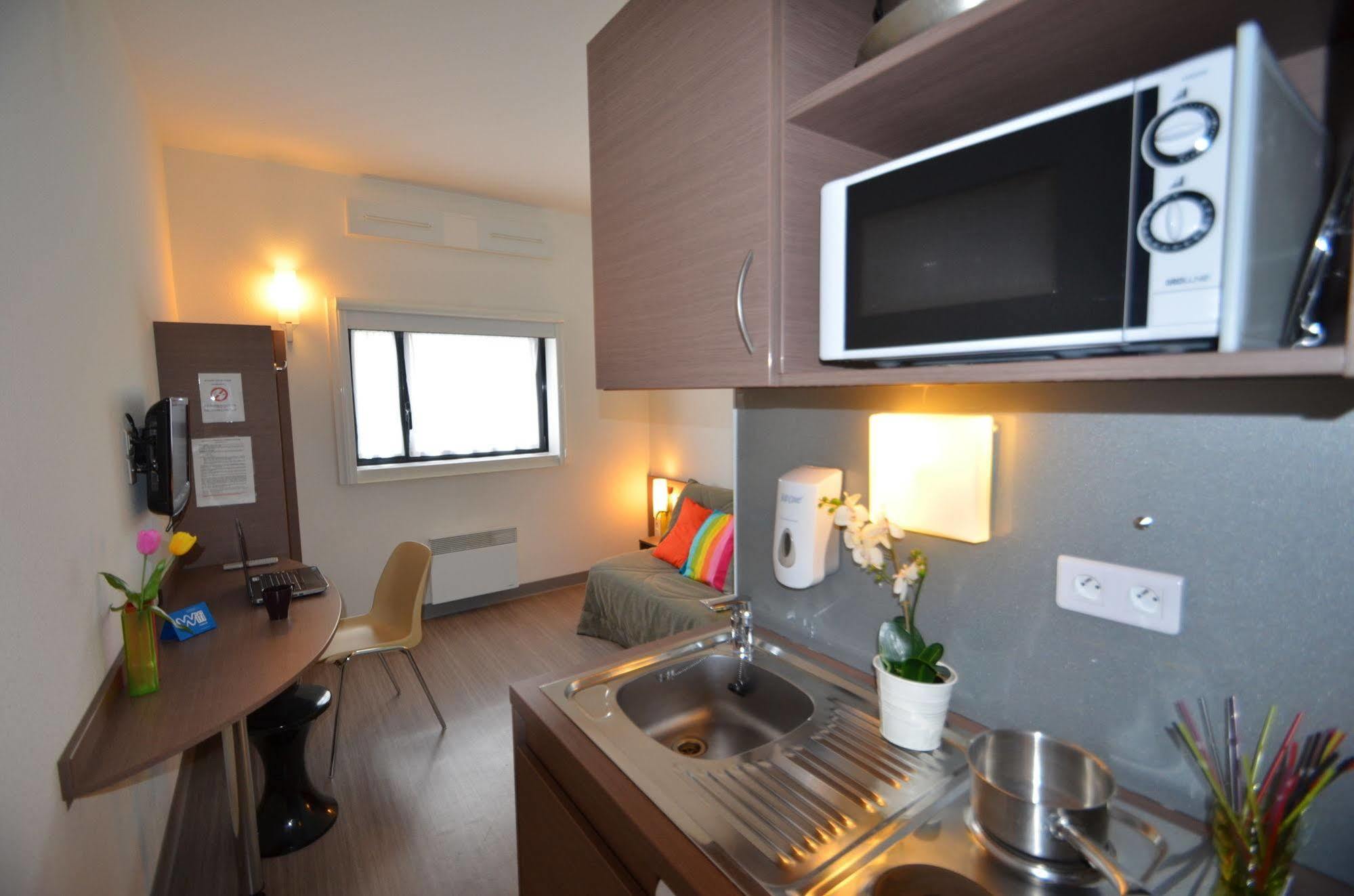 Pauseome Apparthotel Caen Esterno foto